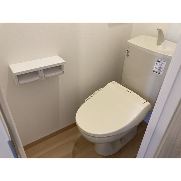 トイレ　清潔感のあるトイレです