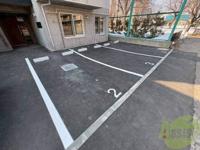 駐車場　駐車場