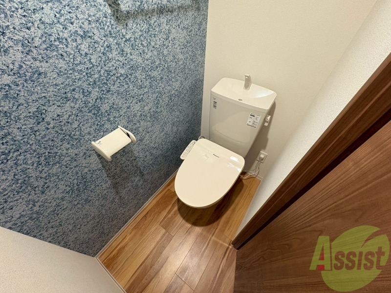 トイレ　シャワートイレになっているので快適です！