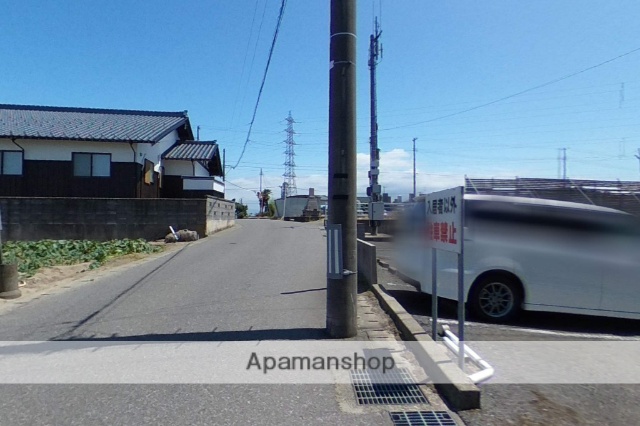 その他　前面道路（その他）まで0m