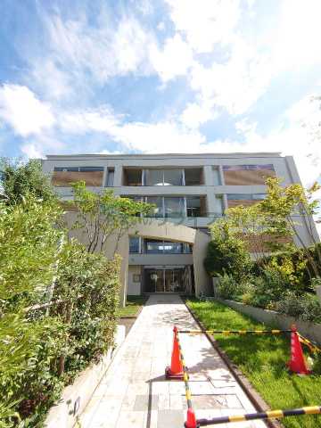 建物外観　リライフ下北沢店