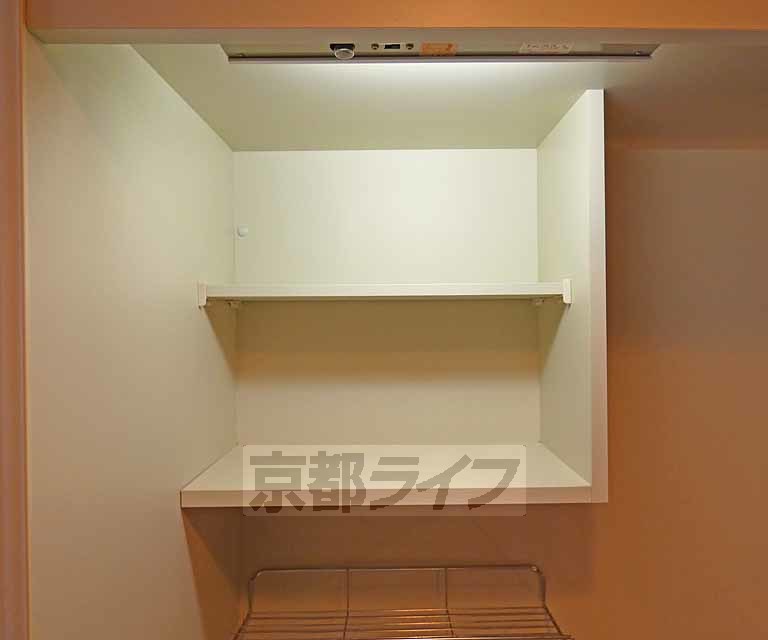 収納　キッチン上の収納です。