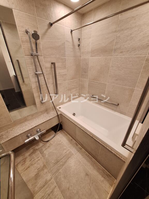 バス・シャワールーム　別部屋参考写真です