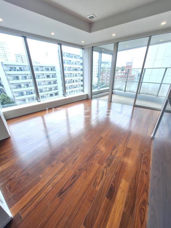 居室・リビング　別部屋参考写真です