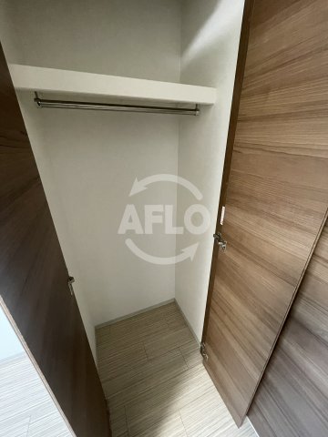 収納　グランパシフィック十三元今里　クローゼット