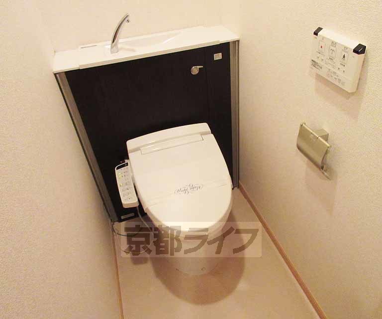 トイレ　ウォシュレット付きのトイレです・