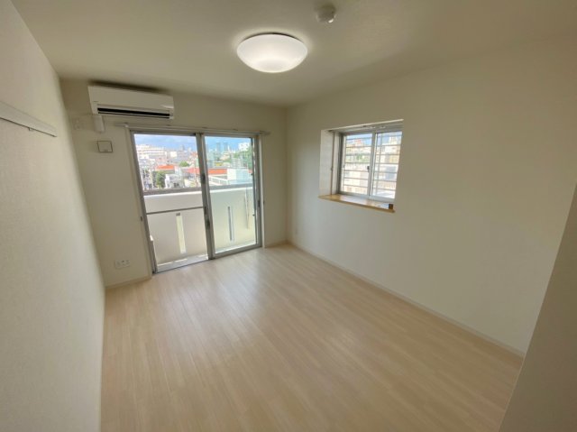 居室・リビング　ヒルトップスクエア★那覇市字与儀エリア