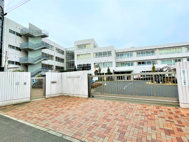 小学校　小牧市立小牧小学校（小学校）まで495m