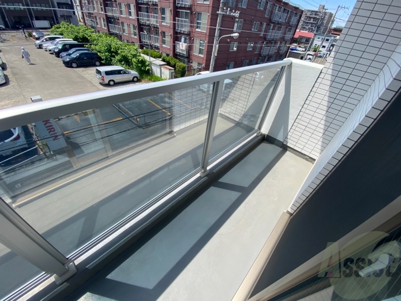 バルコニー　バルコニーが付いていますので一息ついてみてはいかがですか。