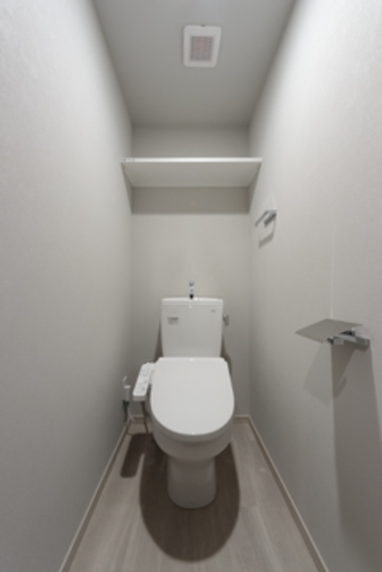 トイレ　※写真は同タイプ住戸です。