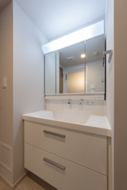 洗面設備　※写真は同タイプ住戸です。