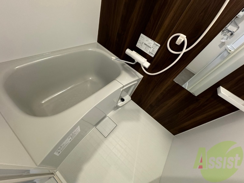 バス・シャワールーム　お風呂になります。一日の疲れを癒してくださいね。