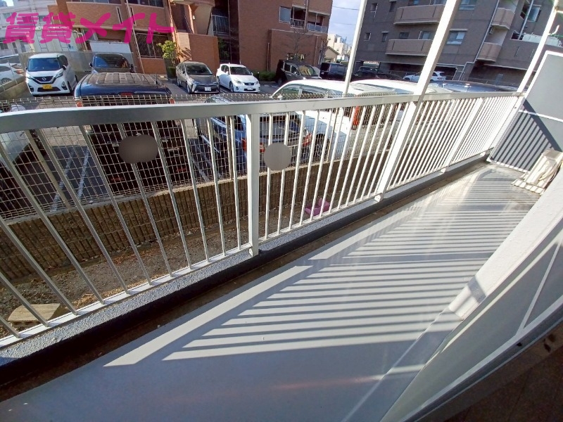 バルコニー　同物件別部屋の写真となります