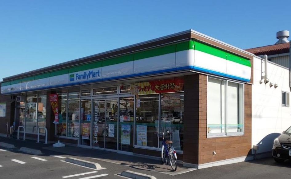 コンビニ　ファミリーマート岡山下中野西店（コンビニ）まで215m
