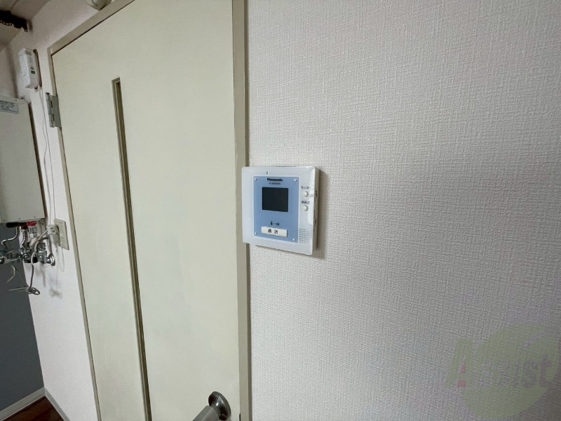 セキュリティ　ＴＶモニター付インターホンです。来客者の顔が見えるので安心！