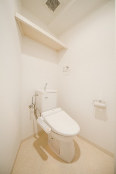 トイレ　※他号室の写真です。