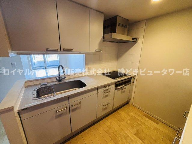 キッチン　※居住中の為、別部屋参考写真