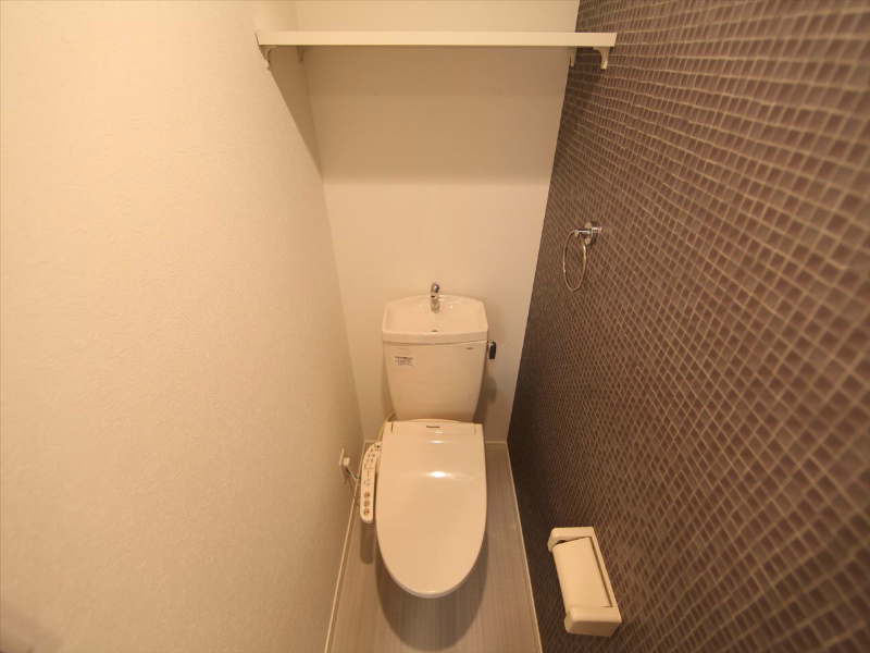 トイレ　温水洗浄暖房便座付トイレ