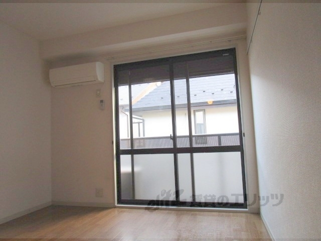 居室・リビング　明るくてきれいなお部屋です。