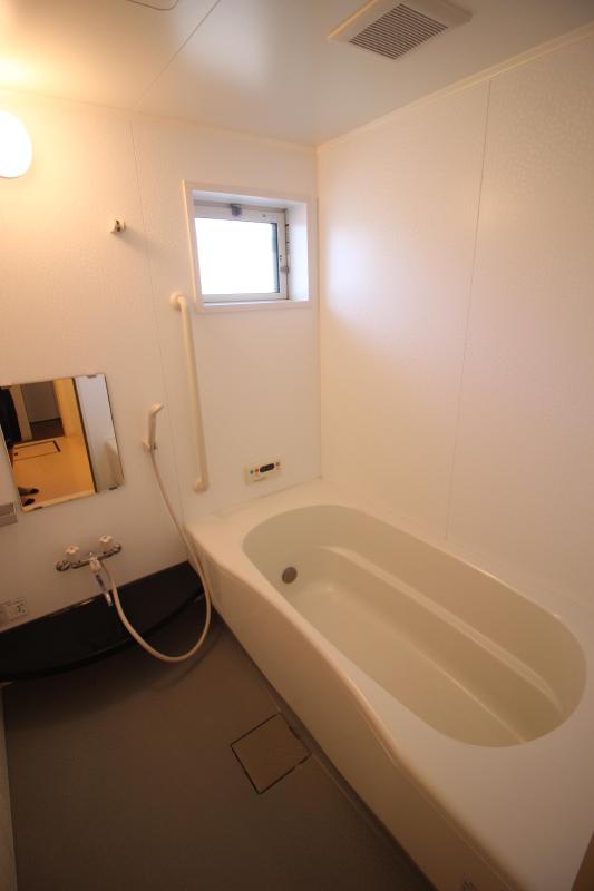 バス・シャワールーム　1　バス　追い焚き機能付き