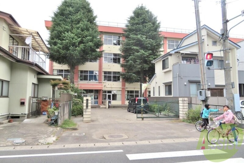 小学校　仙台市立南小泉小学校（小学校）まで689m