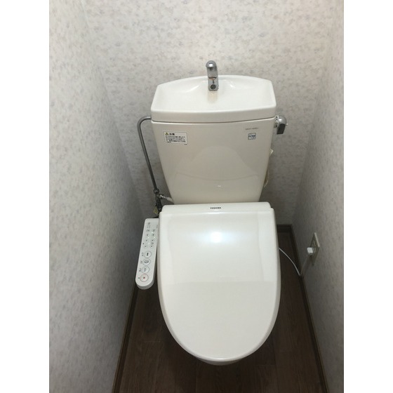 トイレ　ウォシュレット付き