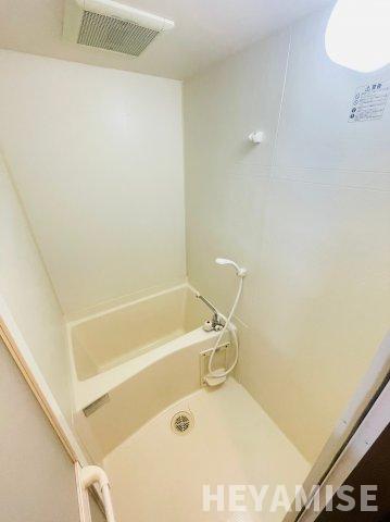 バス・シャワールーム　※同間取りの別の階のお部屋の写真です※