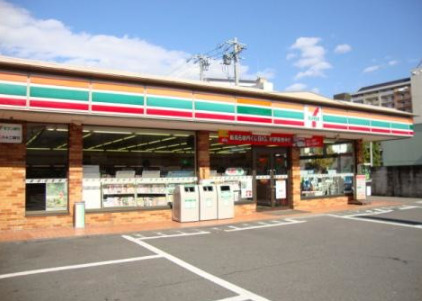 コンビニ　セブンイレブン市谷柳町店（コンビニ）まで230m