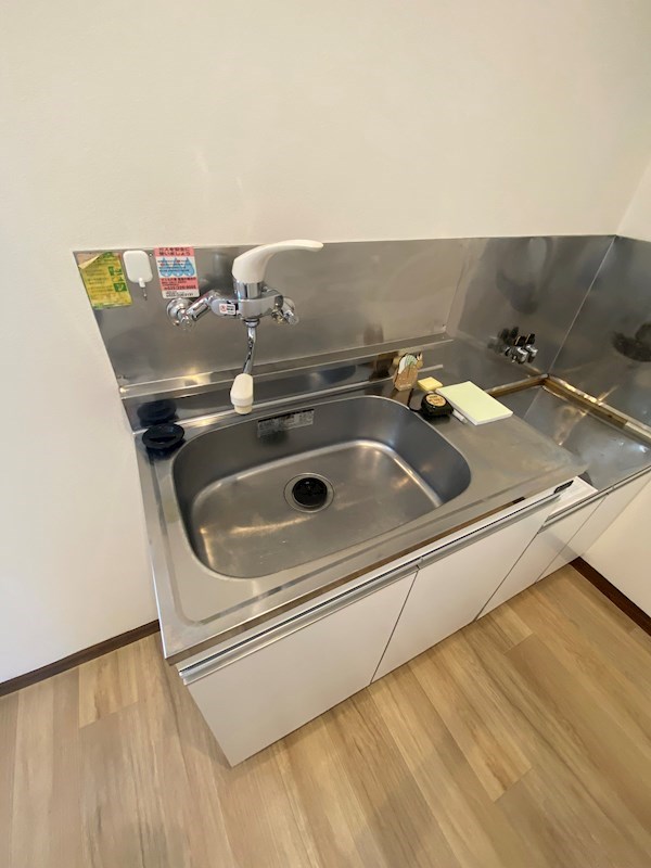 その他　コンロは設置が必要です。2口設置可能。