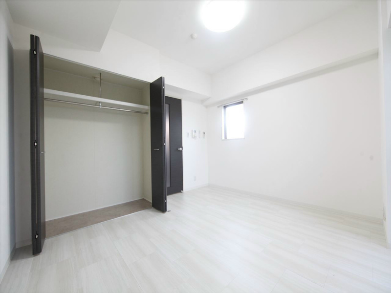 居室・リビング　洋室8帖　クローゼット付（収納充実してます）