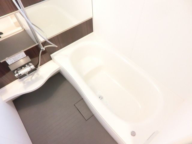 バス・シャワールーム　大きなお風呂で疲れもスッキリ