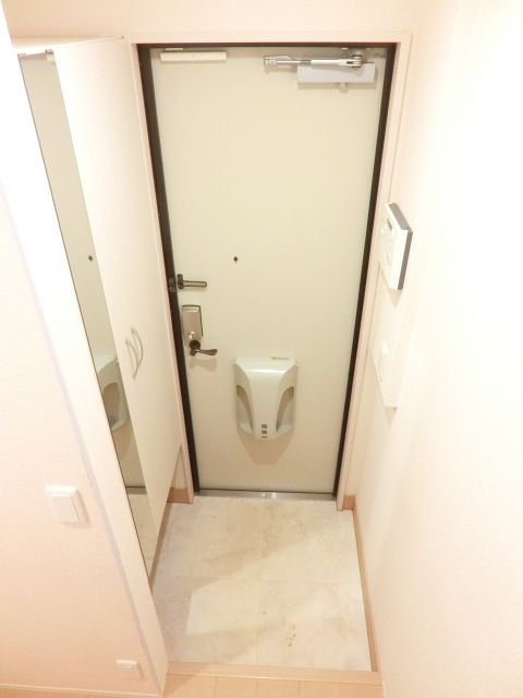 玄関　シューズボックス付きの玄関です。