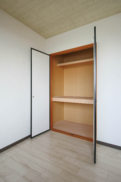 収納　同じ建物の別のお部屋