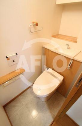 トイレ　リーガル南船場II　温水洗浄便座