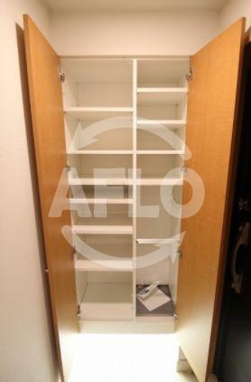 玄関　リーガル南船場II　下駄箱