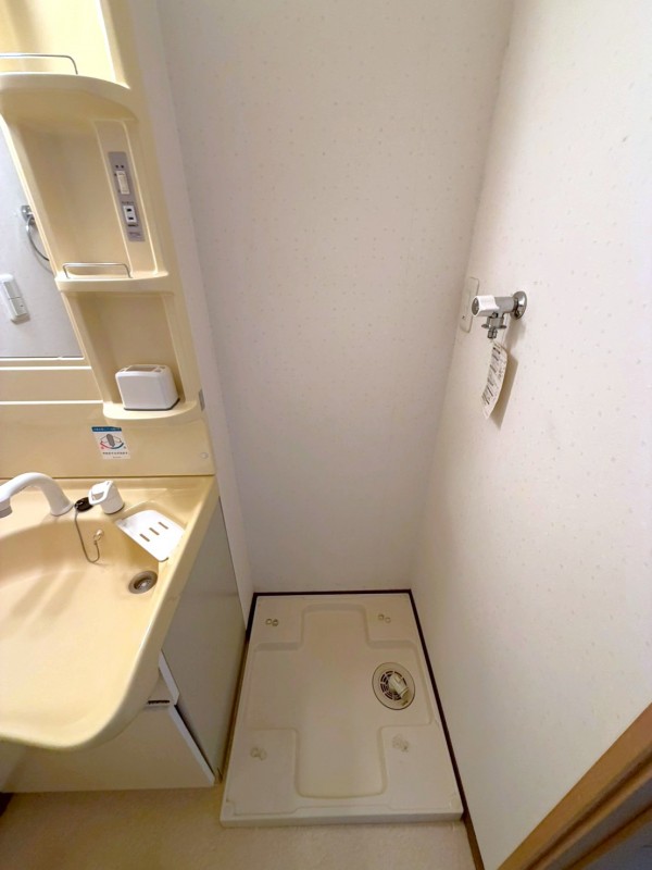 洗面設備　洗濯機置き場