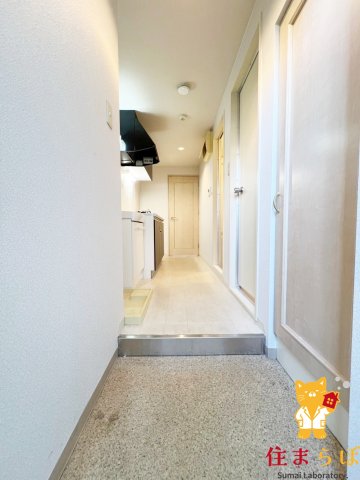 玄関　「気になったら、LINEで気軽に相談できますよ。」