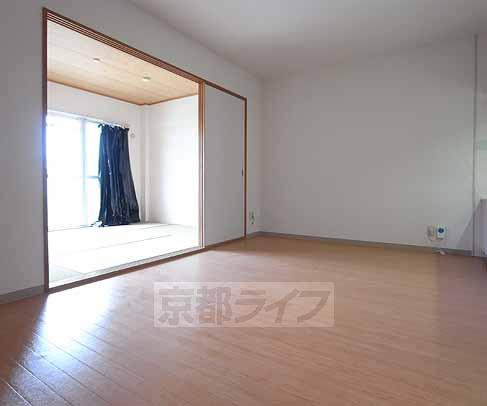 居室・リビング　８．７帖ＬＤＫです。