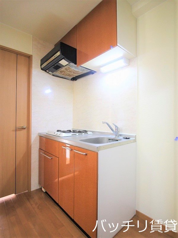 キッチン　別号室タイプの為、現状を優先致します。