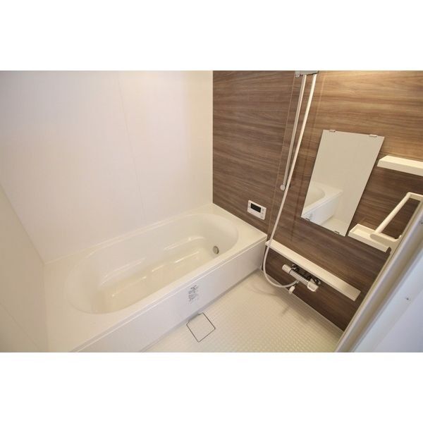 バス・シャワールーム　室内イメージ写真です。実際のお部屋の内装(壁紙・床材・建具・