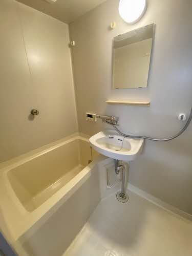 バス・シャワールーム　バスルーム