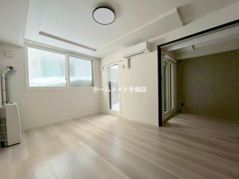 居室・リビング　広々リビングスペースございます！