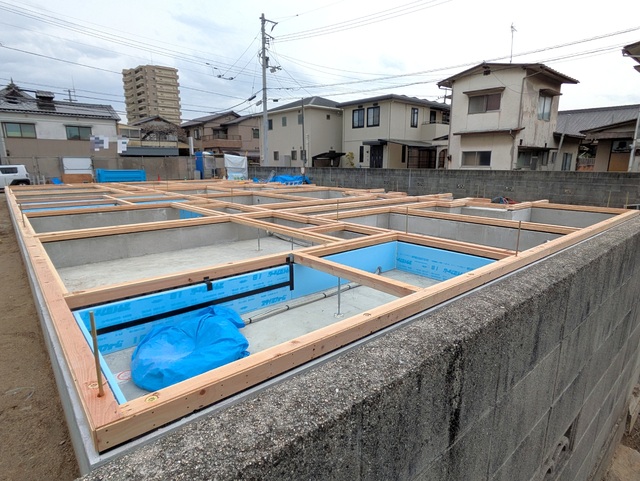 建物外観　建築中