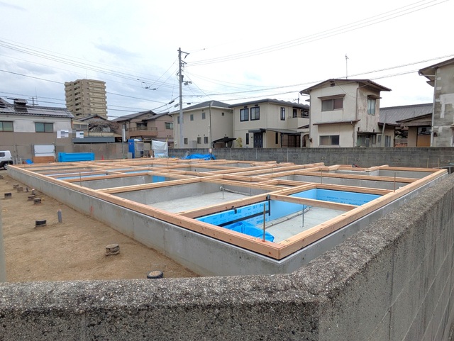 建物外観　建築中