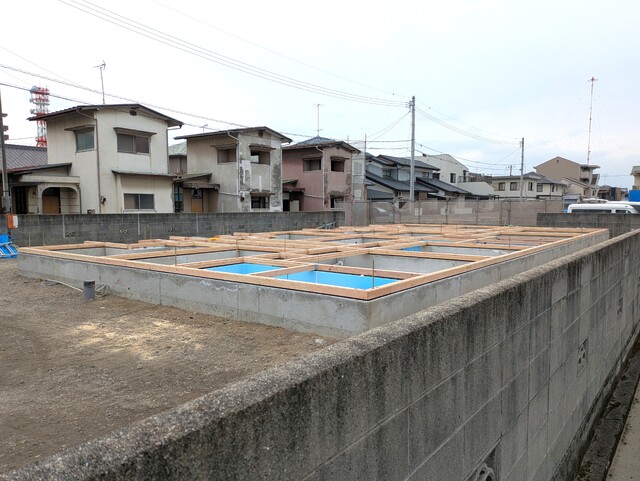 建物外観　建築中