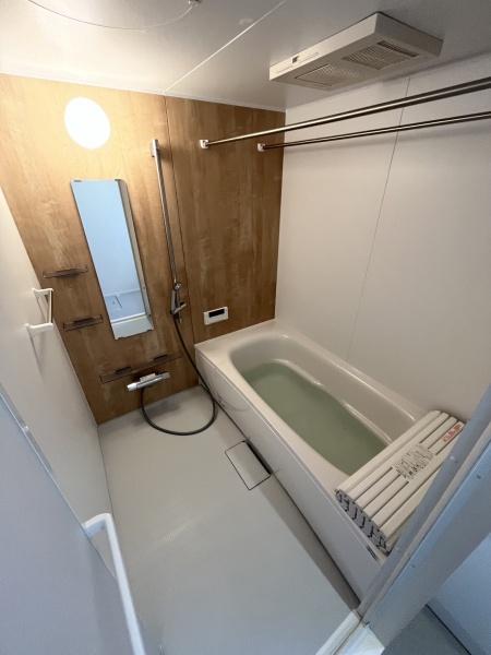バス・シャワールーム　広々1坪タイプのバスルーム
