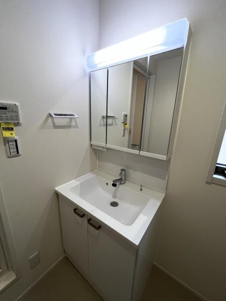 洗面設備　便利なシャンプードレッサー付き