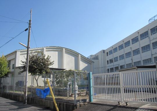 小学校　高槻市立津之江小学校（小学校）まで308m