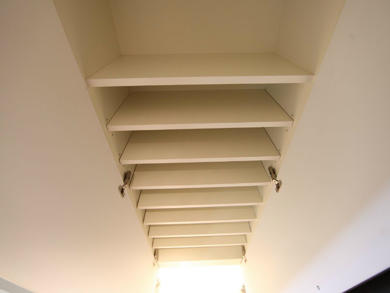 玄関　玄関　シューズボックス付