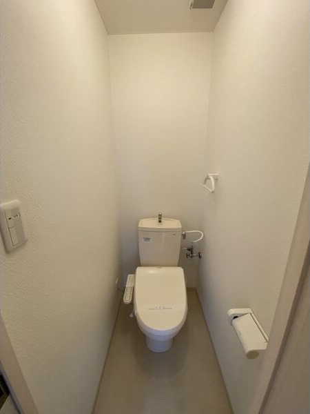 トイレ　他号室のお写真です。参考にご覧下さい。